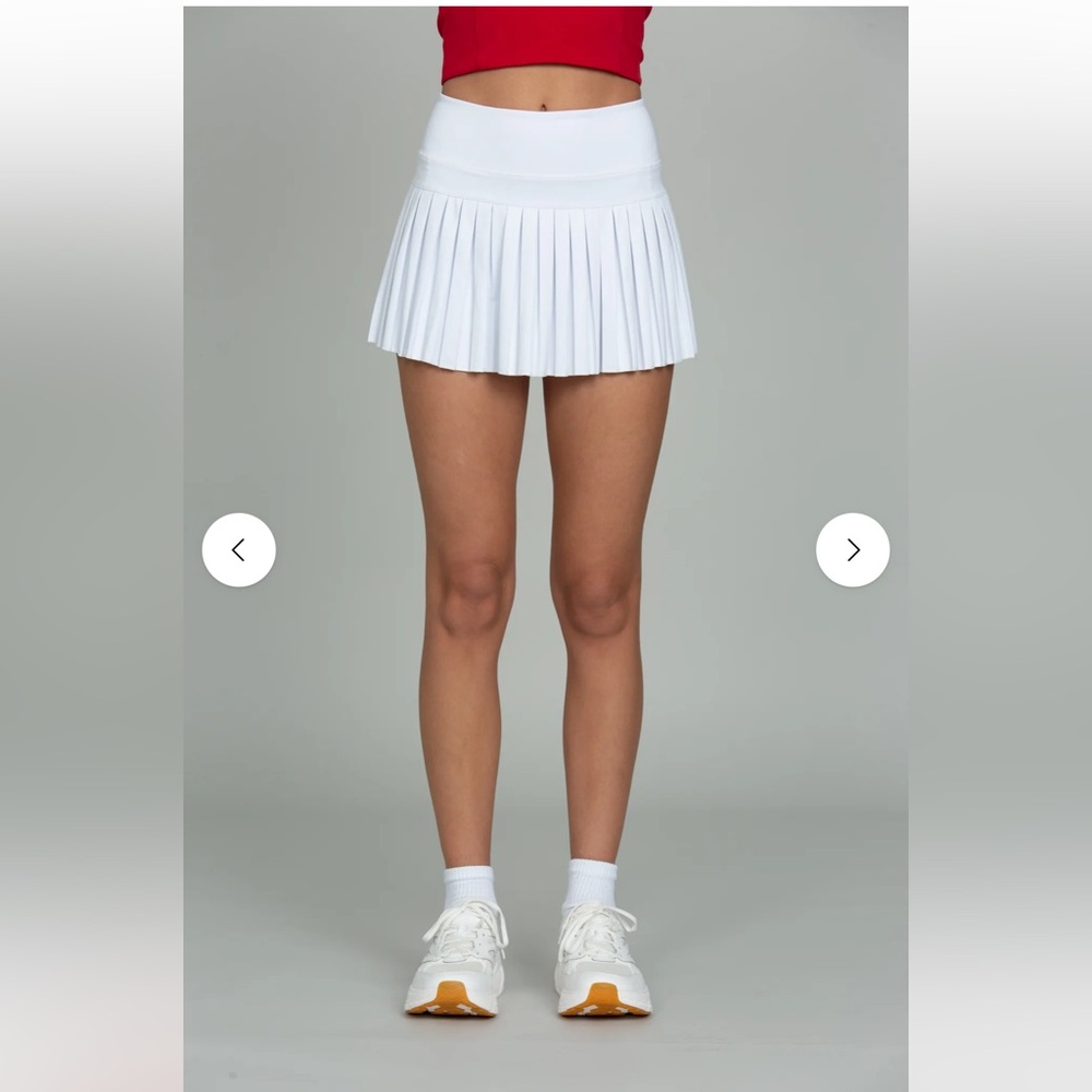 NWT Gold Hinge Women’s White Pleated Tennis Skirt